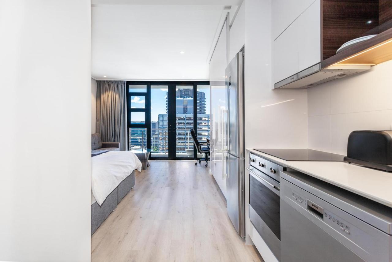 Luxurious 16 On Bree Studio Apartment - Harbour Views 케이프타운 외부 사진